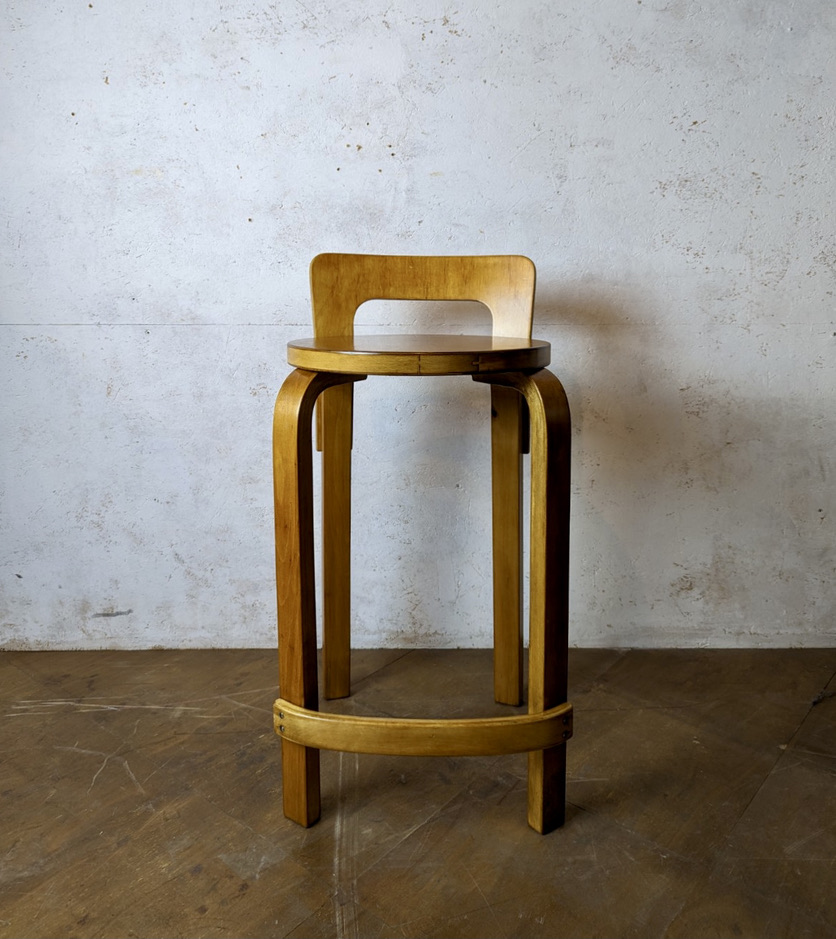 Alvar Aalto bar stool K65