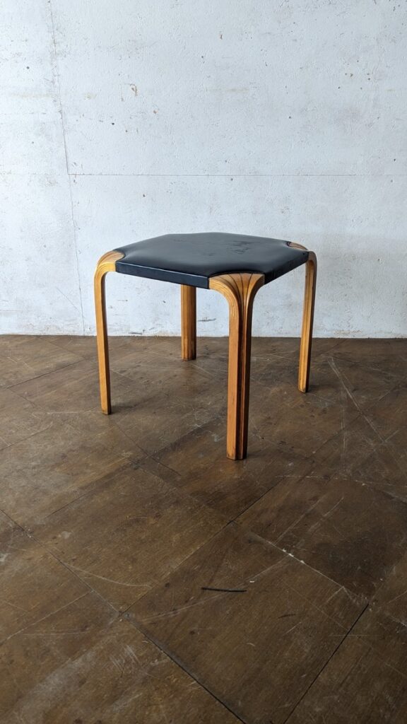 Alvar Aalto fan-leg stools, model S601 for Artek