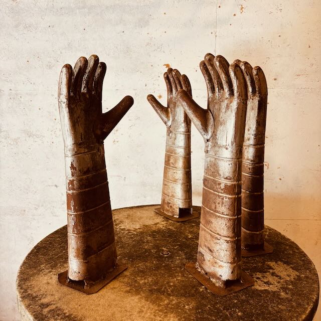 Metal glove formers (hand molds) with removable thumbs